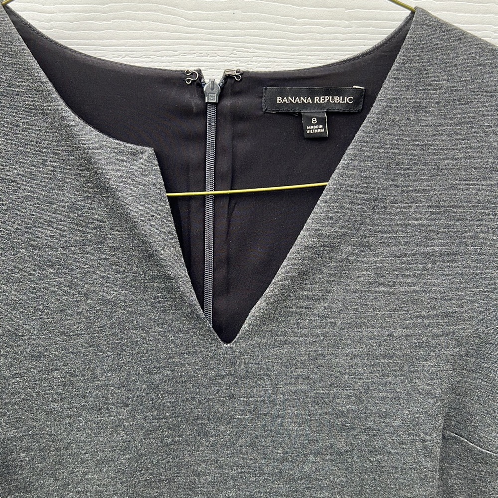 Banana Republic Pointe V neck dress - Picture 2 of 4
